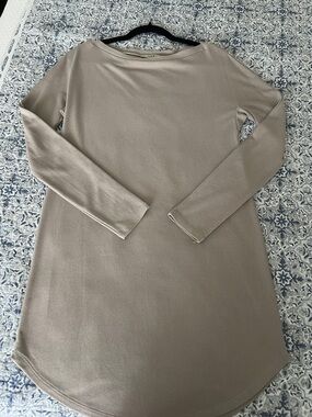 Halston Heritage Long-Sleeve Shift Dress in Taupe Size 6